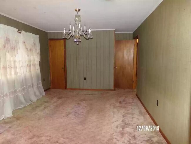 Building Photo - 126 Jordan St