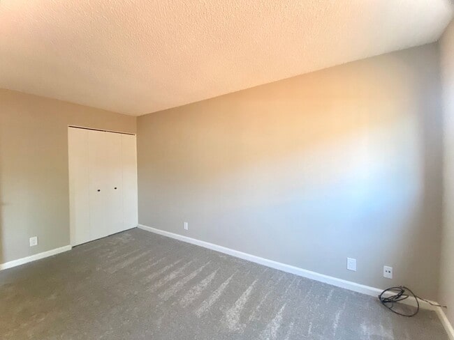Building Photo - Homey 3-Bedroom 2-Bathroom Home for Rent -...