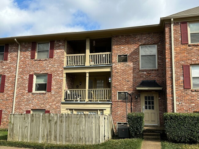 Building Photo - 1br/1ba condo with everything you need! Am...