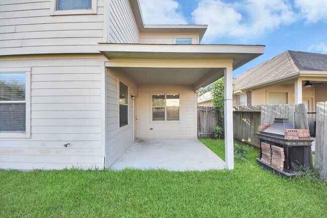 Building Photo - 6106 Grassy Haven Ln
