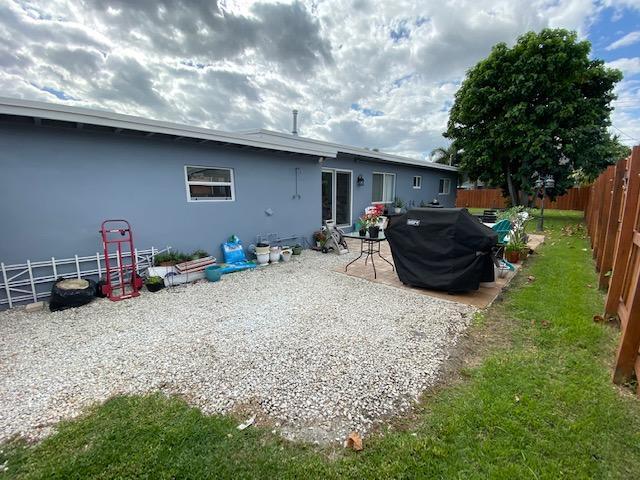 Building Photo - 6601 Lake Clarke Dr