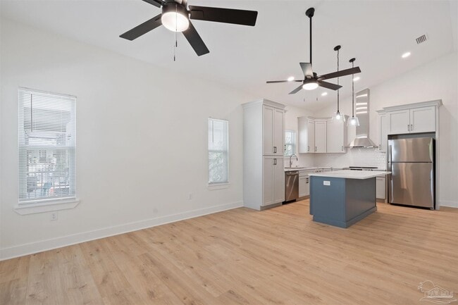 Building Photo - 418 N C St