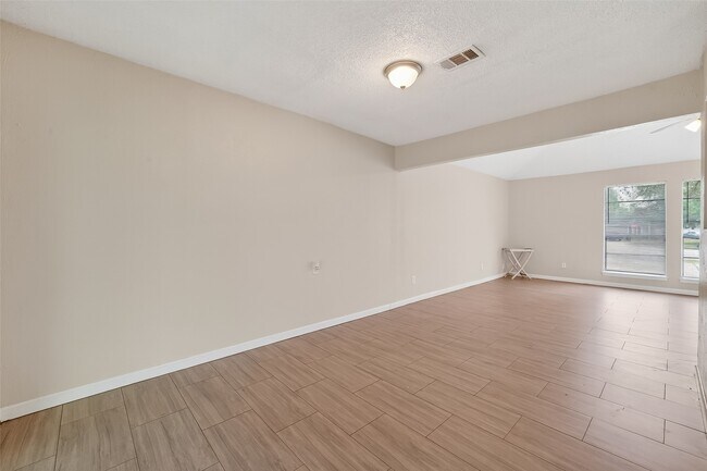 Building Photo - 17010 Bentana Ct