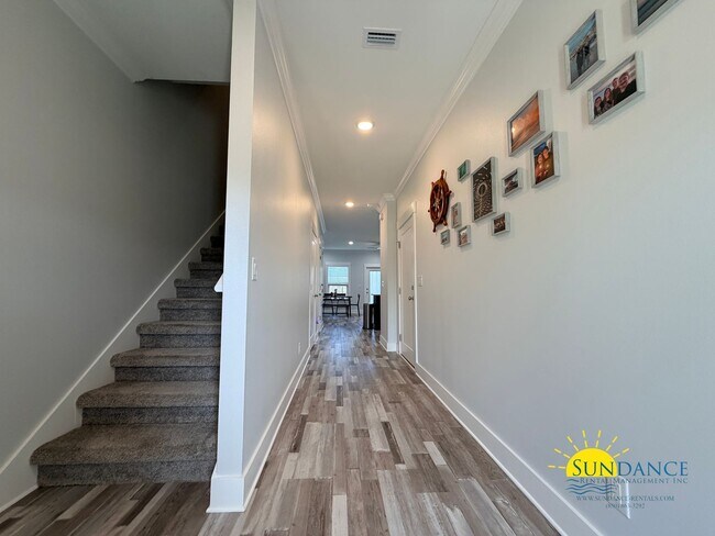 Building Photo - Gorgeous 2 Story 4 Bedrooms Townhome in Fort Walton Beach!