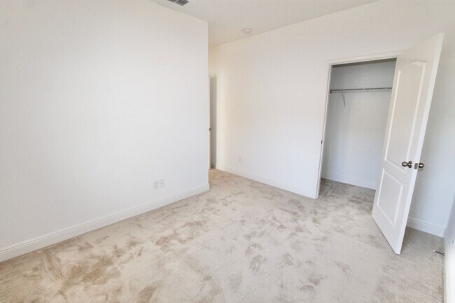 Building Photo - Apopka-Sweetwater Country Club - 3 Bedroom...