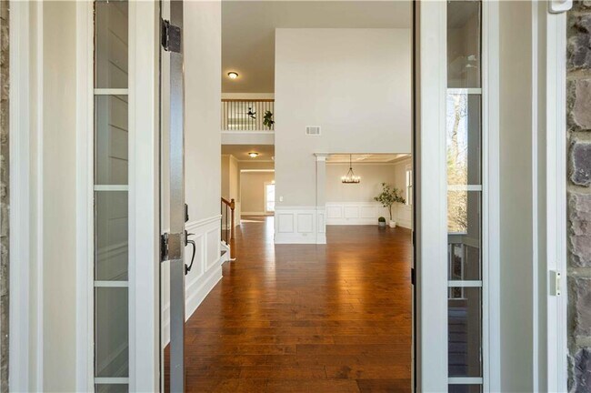 Building Photo - 5875 Chestnut Dr
