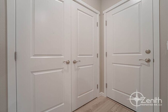 Building Photo - 7020 NE 156th Pl