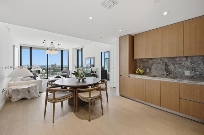 Building Photo - 500 Alton Rd