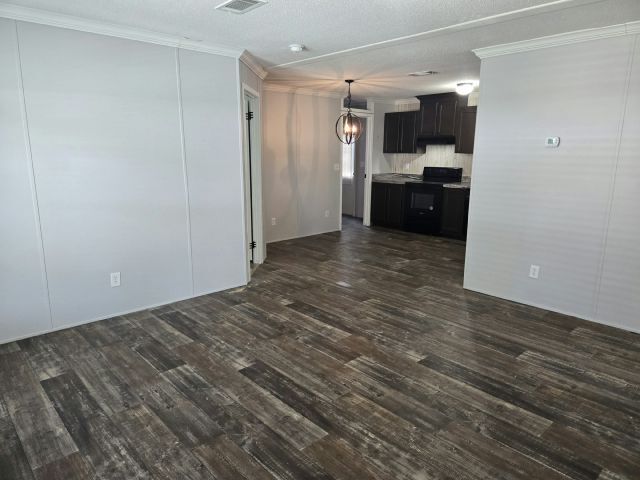 Building Photo - 1400 Banana Rd