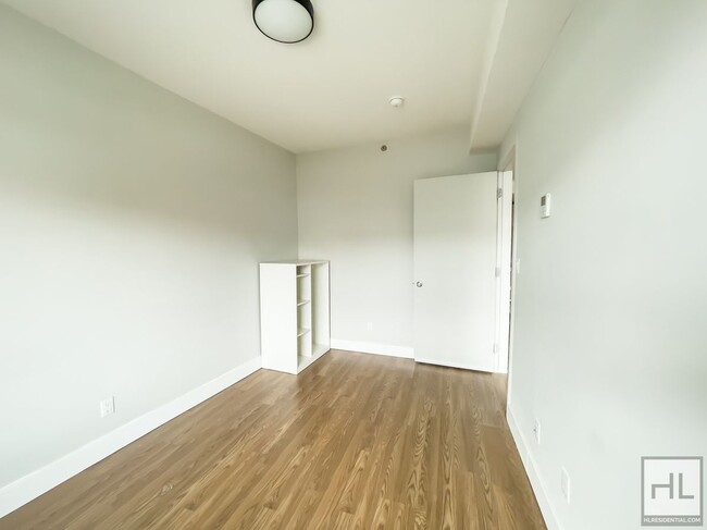 Building Photo - Bushwick Avenue / 2 Bedroom, 1 Bathroom / ...