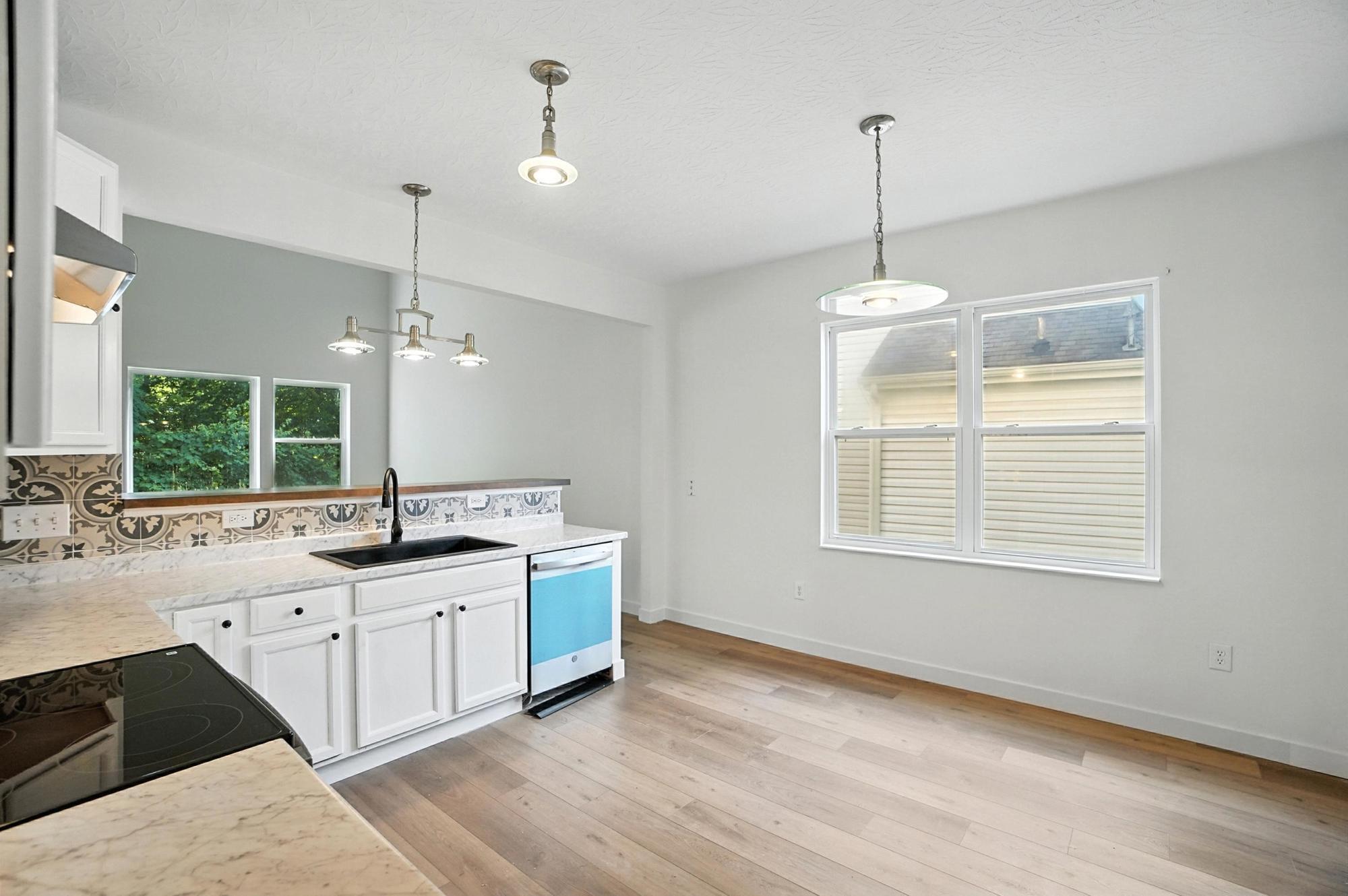 Building Photo - 2380 Oaktree Pl