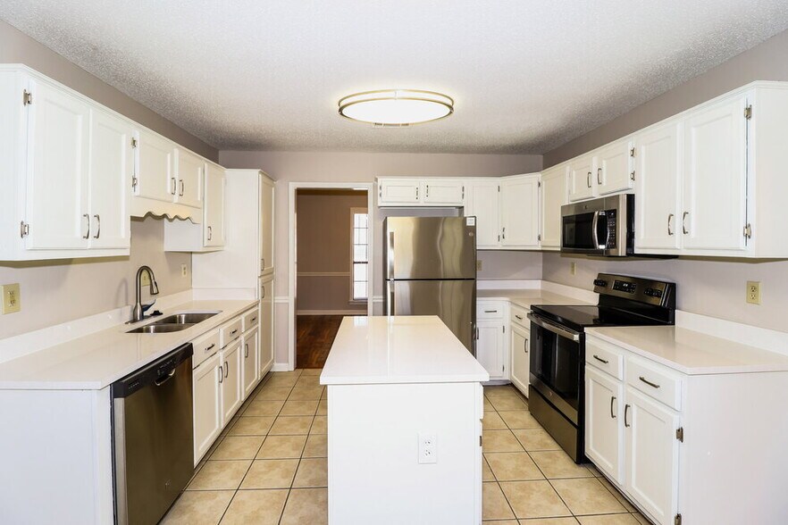 Building Photo - 3780 Westridge Cove