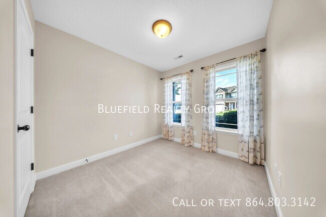 Building Photo - 562 Wesberry Cir