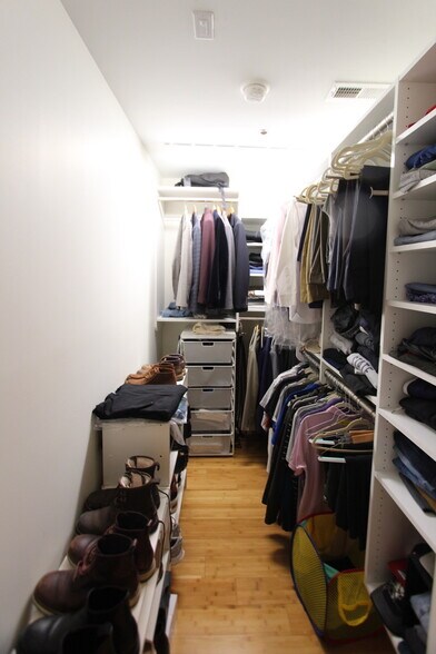 Walk In Closet - 139 7th St