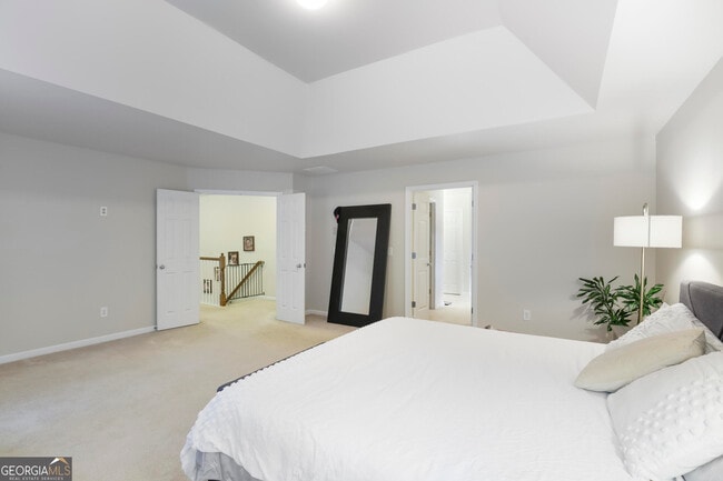 Building Photo - 1360 Silvergate Dr