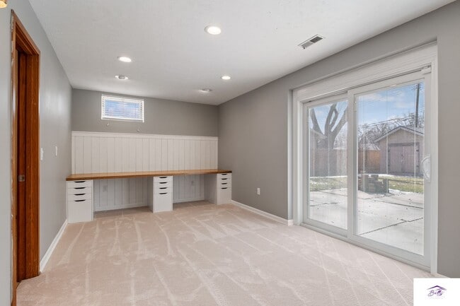 Building Photo - Available now! Spacious 3 Bed, 3 Bath Home with Modern Open Layout & Lawn Care Included