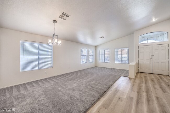 Building Photo - 1851 Vista Pointe Ave