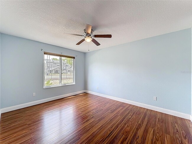 Building Photo - 2260 Grenwich Ave
