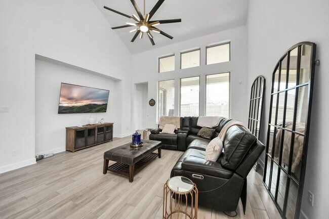 Building Photo - 31411 Weathered Cabin Ct