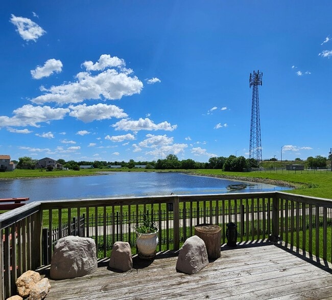 Building Photo - 3 Bd 2 Ba with Lake view!