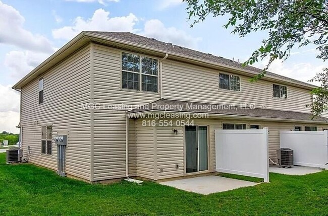 Building Photo - Timber Trails Townhome - One Month Free Rent When You Sign a 15-Month Lease!