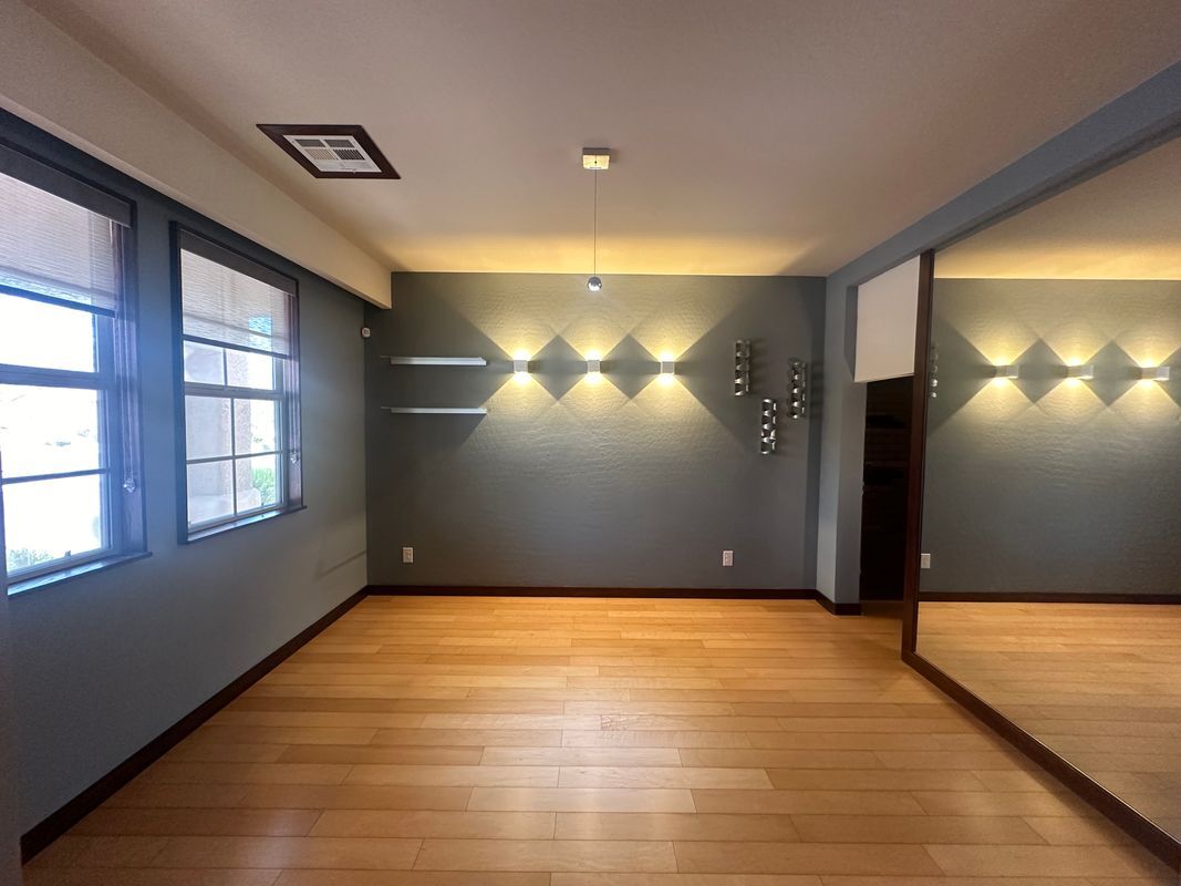 Building Photo - 582 Glassford Ct