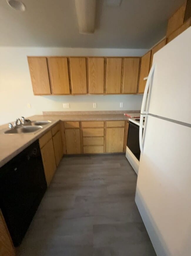 Building Photo - Cute 2 bedroom 1 bath Apartment