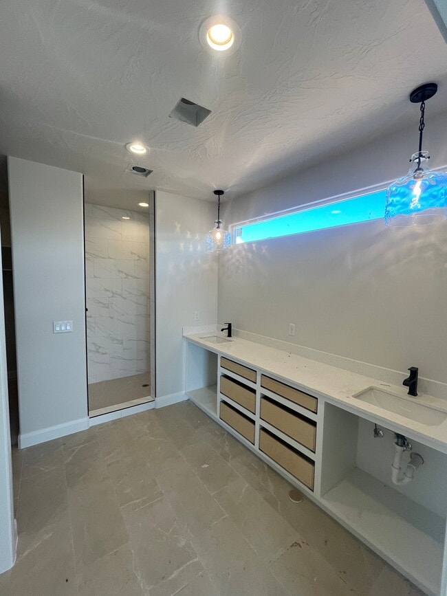 Building Photo - 2823 W 310 N