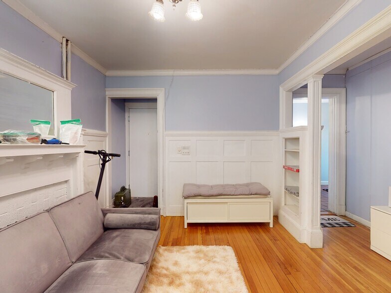 Building Photo - 448 Park Dr