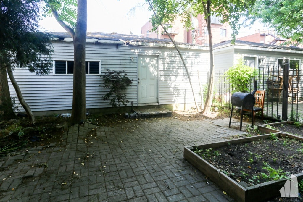 Building Photo - 4849 N Seeley Ave