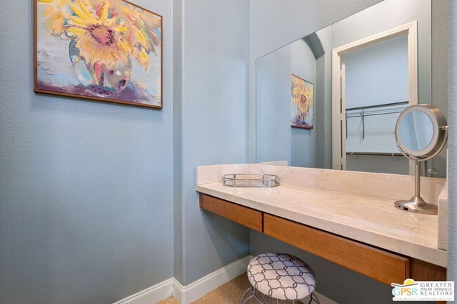 Building Photo - 88 Vía Las Flores