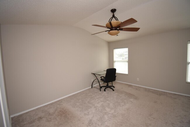 Building Photo - 306 Kiskadee Loop
