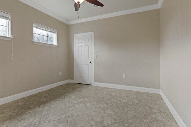 Building Photo - 7603 Glen Vista Dr