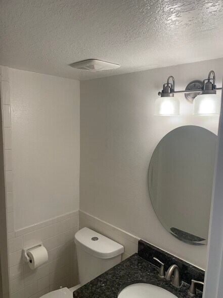 Building Photo - 1250 S Denning Dr