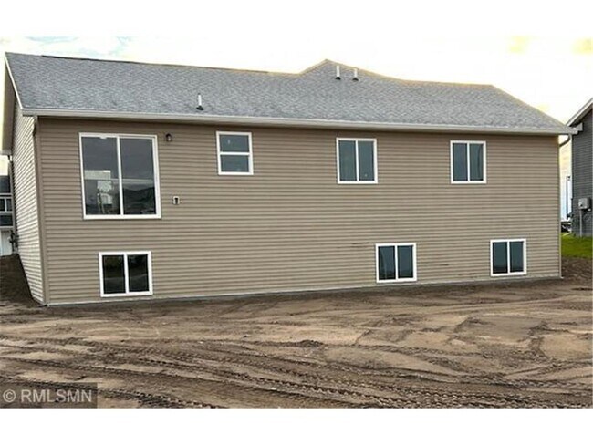 Building Photo - 18512 Salem St NW