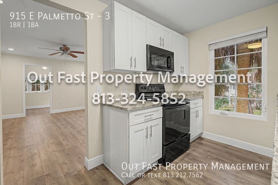 Building Photo - 915 E Palmetto St