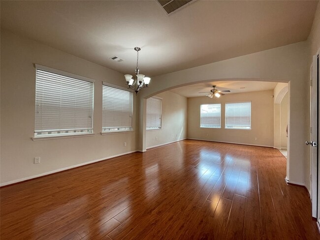 Building Photo - 7139 Pavilion Dr