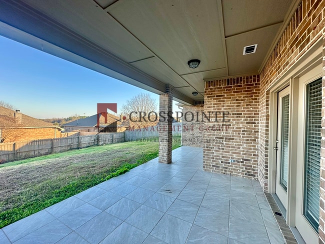 Building Photo - Stunning 3 Bed 2 Bath in South Tyler!