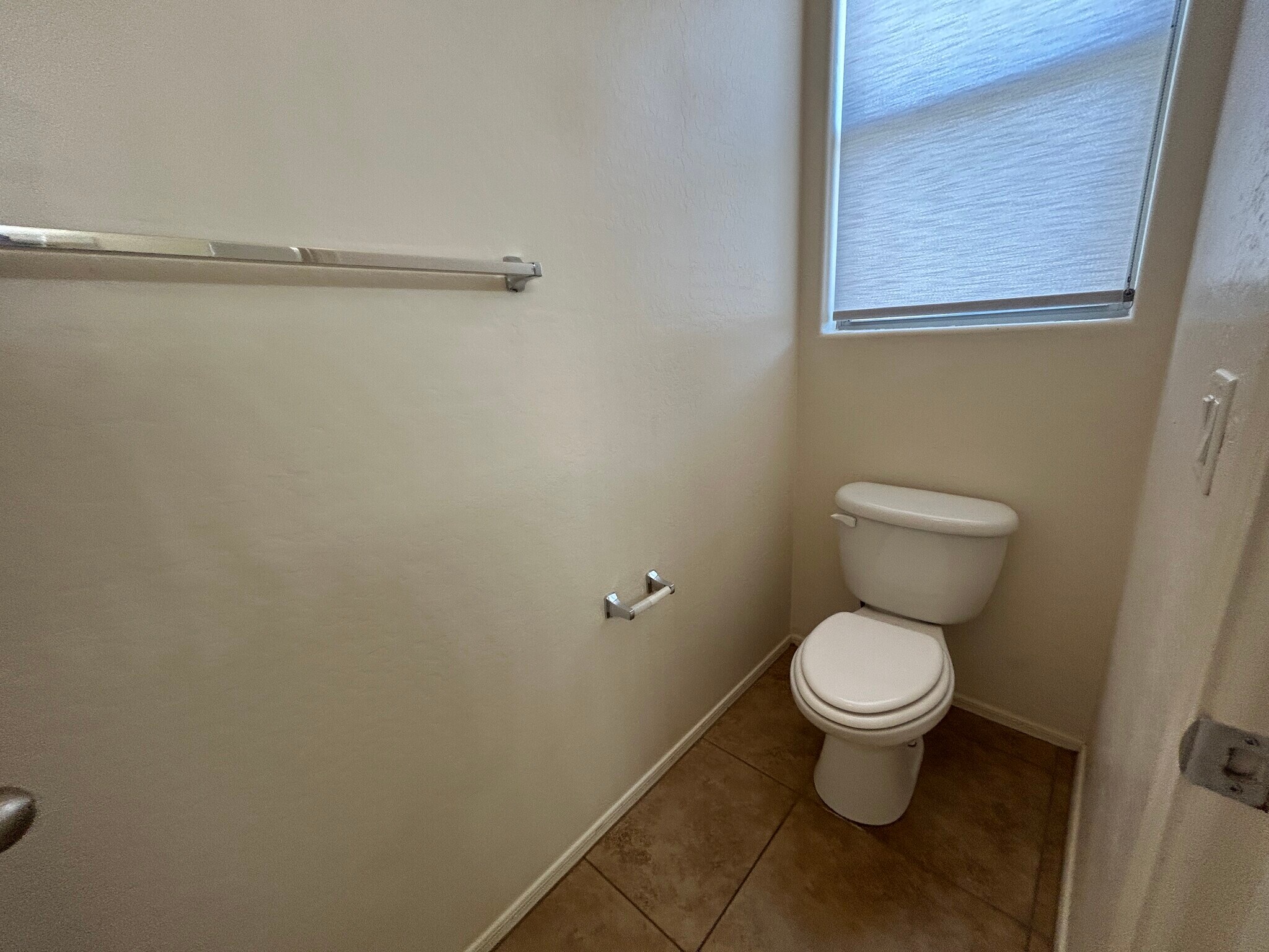 Building Photo - 3161 S Southwind Dr