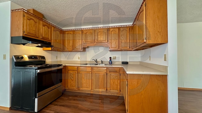 Building Photo - 130 W 10th St