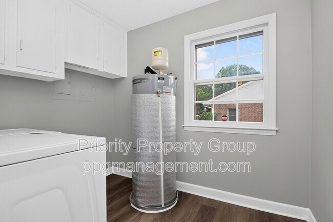Building Photo - 3916 Piney Grove Rd