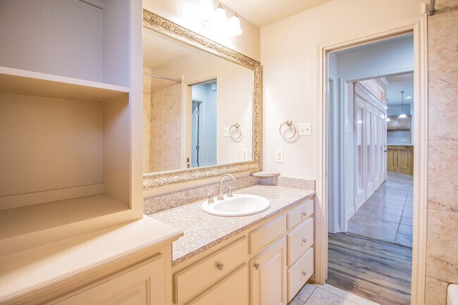 Building Photo - 5402 158th St