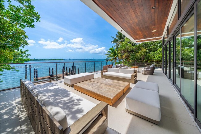 Building Photo - 7311 Belle Meade Island Dr