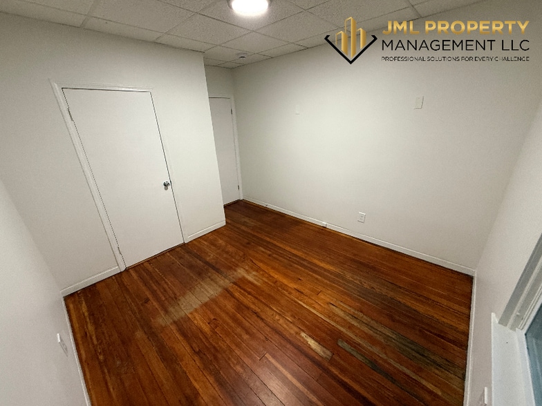 Building Photo - 28 McClure Pl