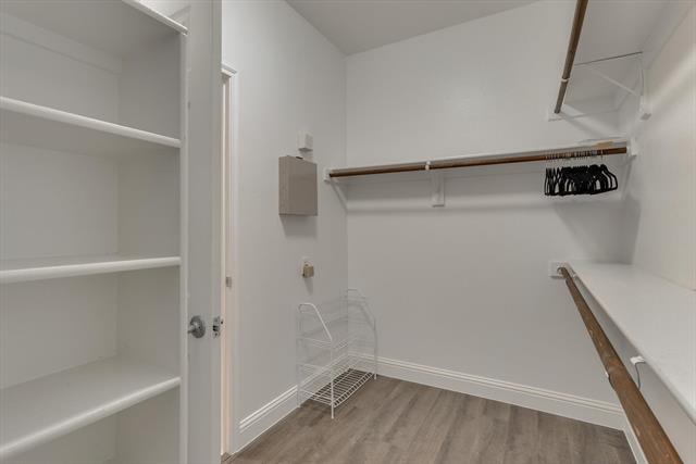 Building Photo - 1414 Park Palisades Dr