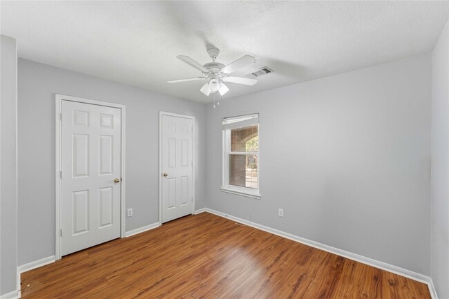 Building Photo - 3111 Glenwood Dr