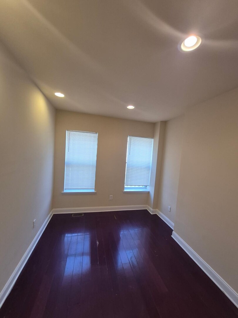 Building Photo - 4 Bed/1.5 Bath Steps from Temple University