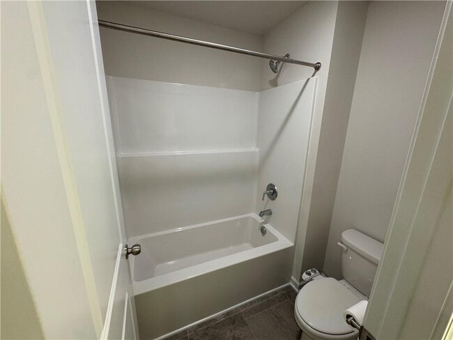 Building Photo - 1129 Georgian Point Dr