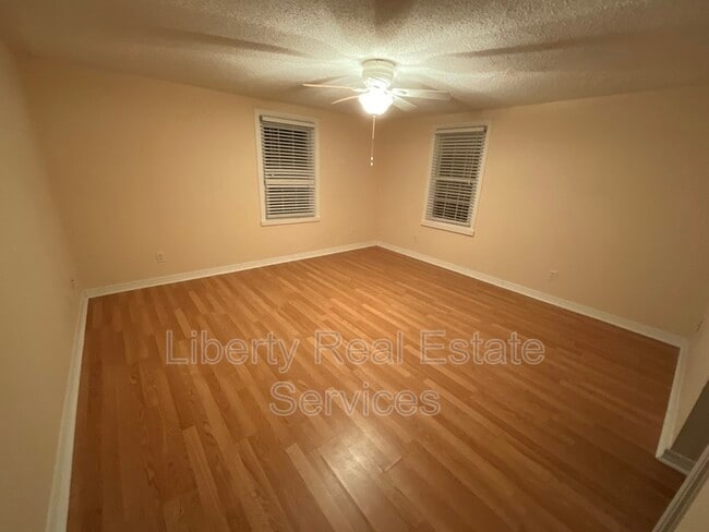 Building Photo - 616 1st St