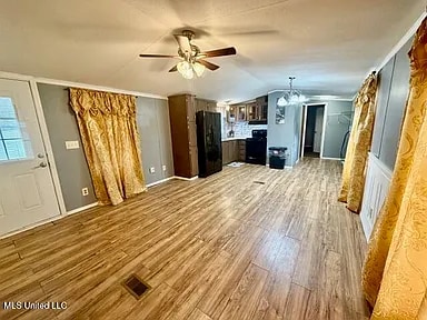 Building Photo - 7310 Pineview Dr